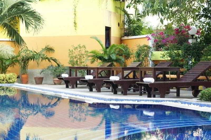Jomtien Holiday Pattaya Hotel Bagian luar foto