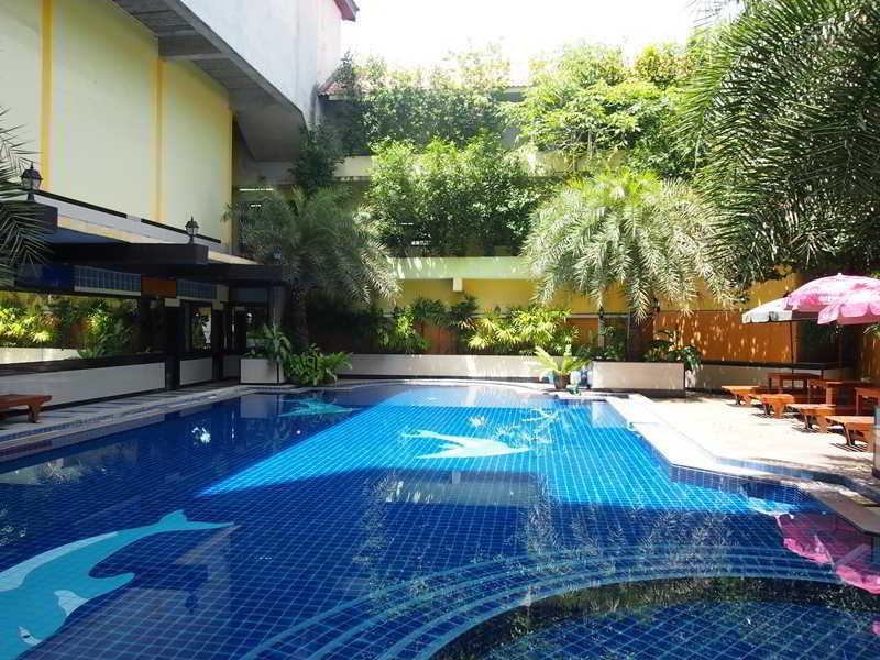 Jomtien Holiday Pattaya Hotel Bagian luar foto